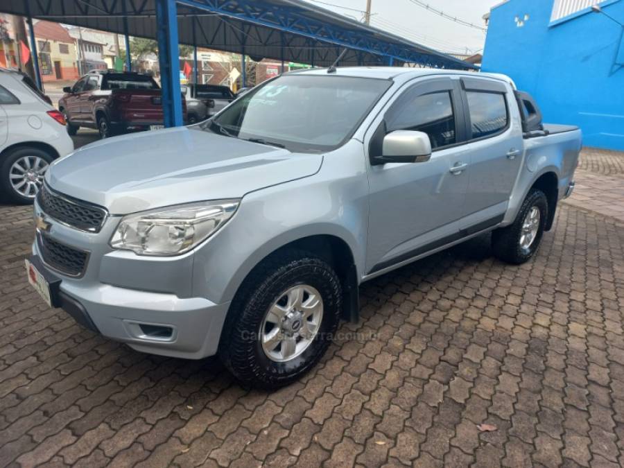 CHEVROLET - S10 - 2013/2013 - Prata - R$ 88.000,00