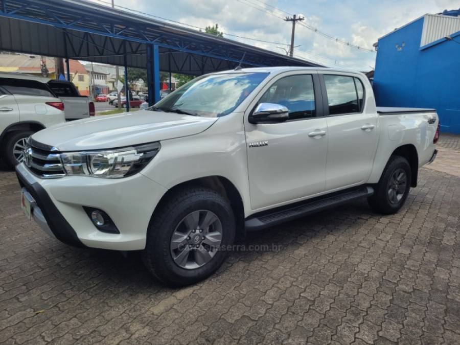 TOYOTA - HILUX - 2017/2017 - Branca - R$ 169.000,00