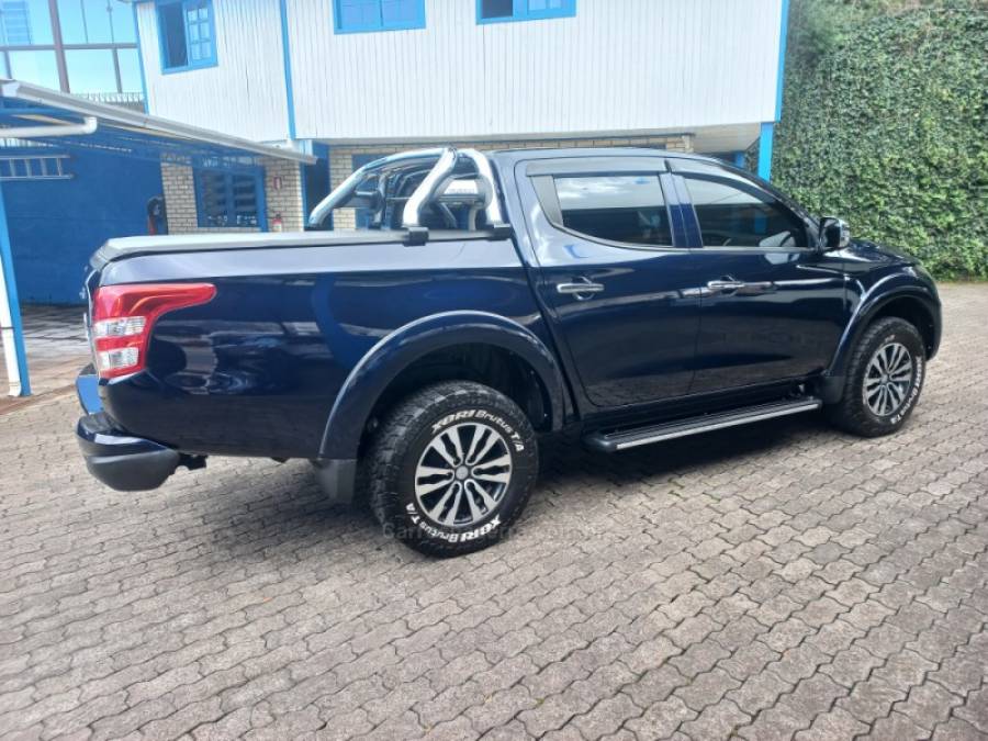 MITSUBISHI - L200 TRITON - 2018/2018 - Azul - R$ 155.000,00