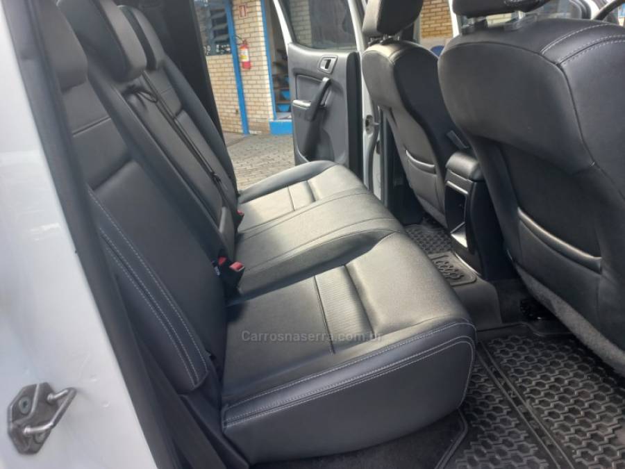 FORD - RANGER - 2022/2022 - Branca - R$ 176.990,00
