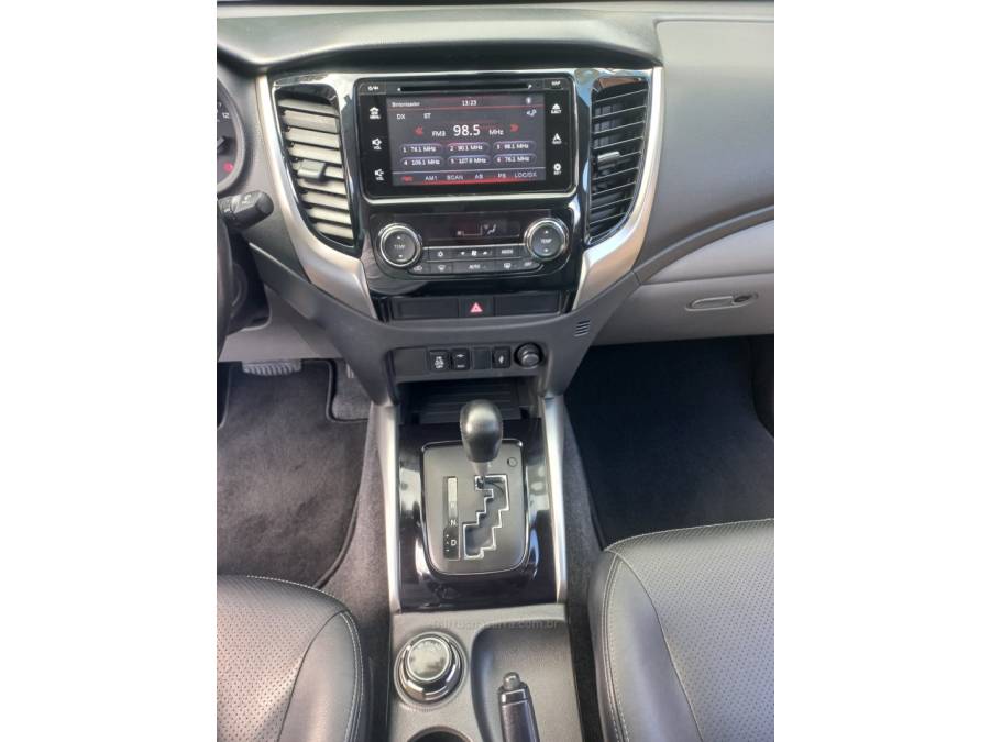 MITSUBISHI - L200 TRITON - 2018/2018 - Azul - R$ 155.000,00