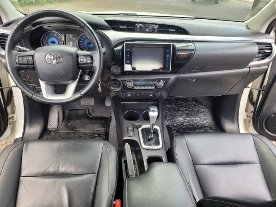 TOYOTA - HILUX - 2017/2017 - Branca - R$ 169.000,00