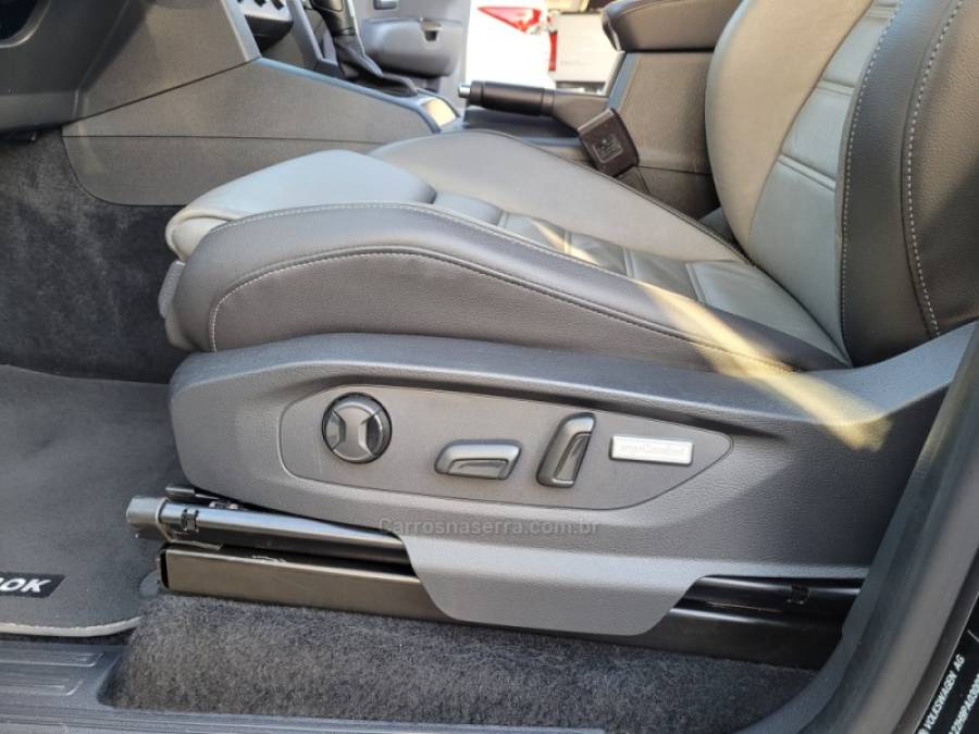 VOLKSWAGEN - AMAROK - 2023/2023 - Prata - R$ 205.000,00