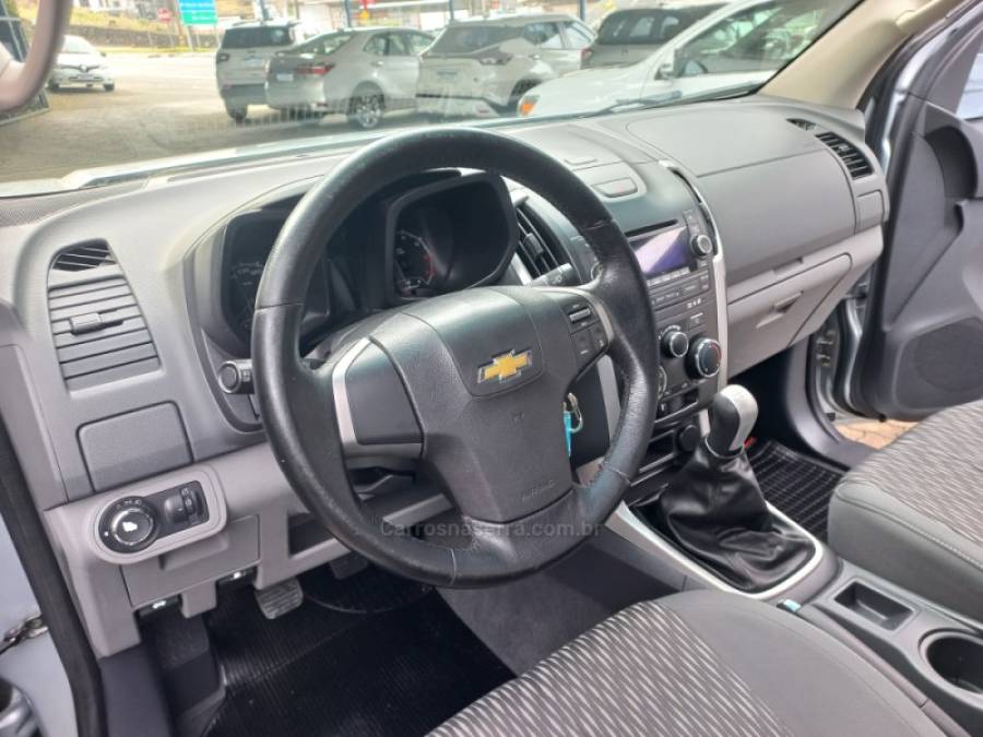CHEVROLET - S10 - 2013/2013 - Prata - R$ 88.000,00