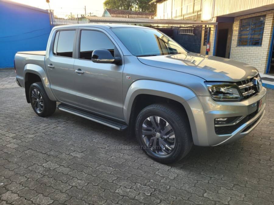 VOLKSWAGEN - AMAROK - 2023/2023 - Cinza - R$ 205.000,00