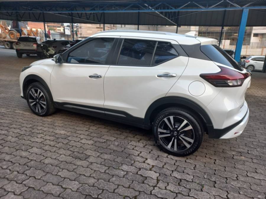 NISSAN - KICKS - 2022/2022 - Branca - R$ 104.990,00