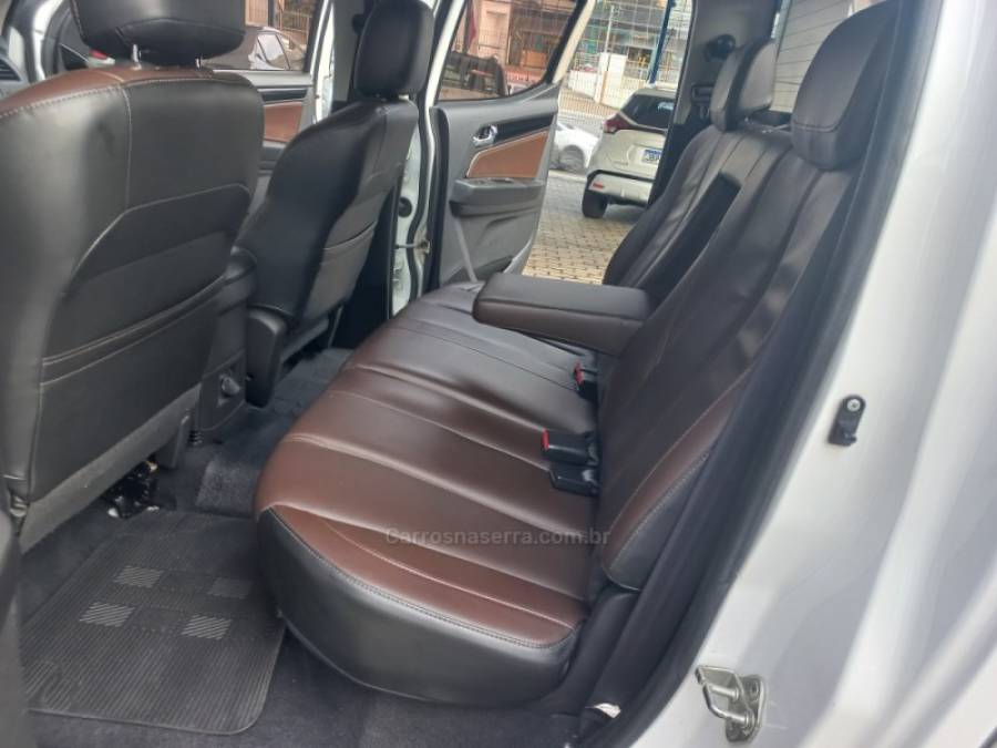 CHEVROLET - S10 - 2016/2016 - Branca - R$ 139.990,00