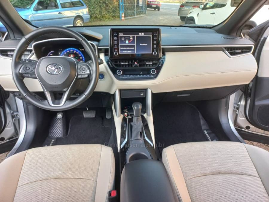 TOYOTA - COROLLA - 2022/2022 - Prata - R$ 149.990,00