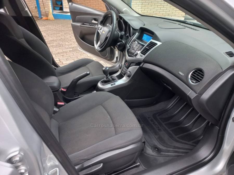 CHEVROLET - CRUZE - 2015/2015 - Prata - R$ 63.990,00
