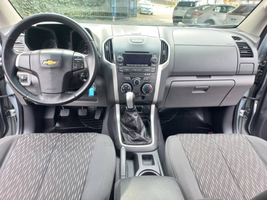 CHEVROLET - S10 - 2013/2013 - Prata - R$ 88.000,00