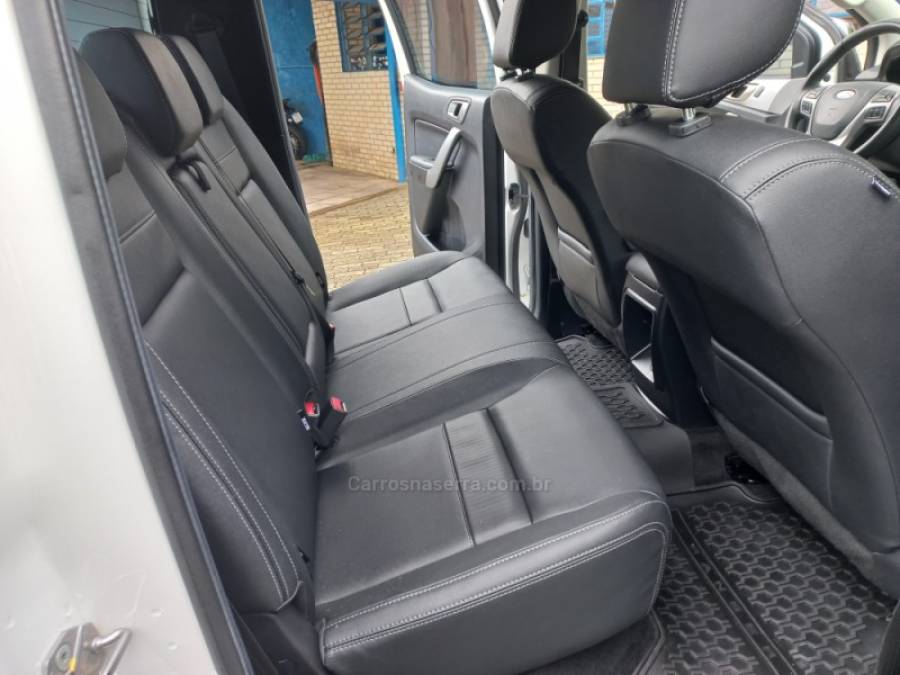 FORD - RANGER - 2021/2021 - Branca - R$ 175.990,00