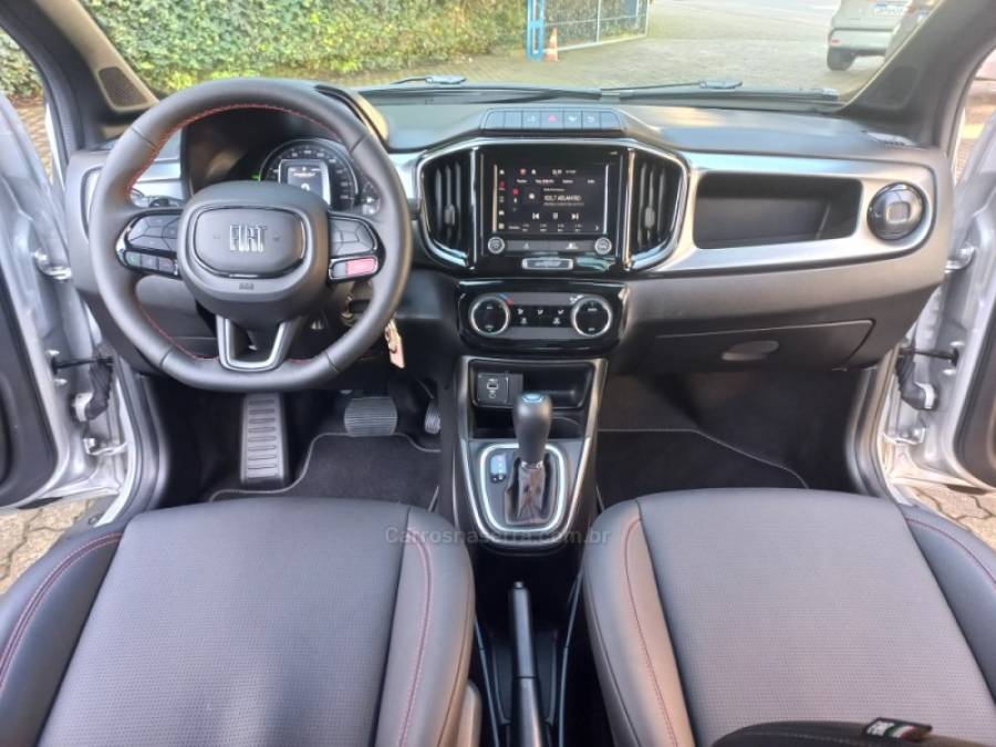 FIAT - STRADA - 2025/2025 - Prata - R$ 129.900,00