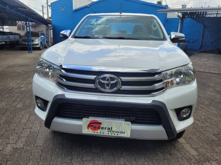 TOYOTA - HILUX - 2017/2017 - Branca - R$ 169.000,00