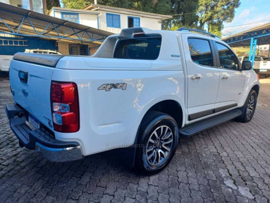 CHEVROLET - S10 - 2020/2020 - Branca - R$ 175.000,00
