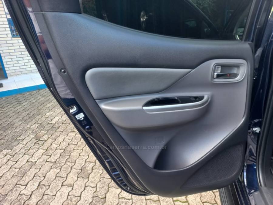 MITSUBISHI - L200 TRITON - 2018/2018 - Azul - R$ 155.000,00