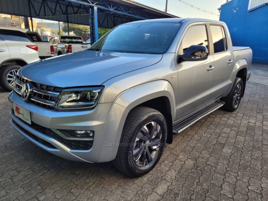 VOLKSWAGEN - AMAROK - 2023/2023 - Prata - R$ 205.000,00