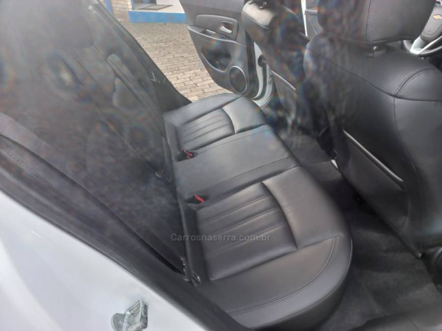 CHEVROLET - CRUZE - 2012/2013 - Branca - R$ 64.000,00