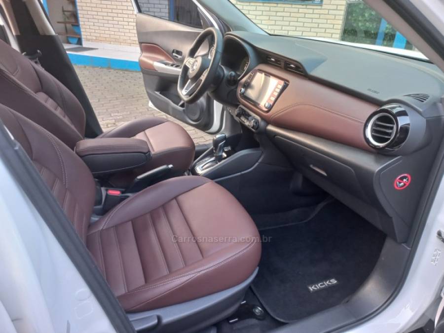 NISSAN - KICKS - 2022/2022 - Branca - R$ 104.990,00