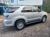 TOYOTA - HILUX SW4 - 2013/2013 - Prata - R$ 135.000,00