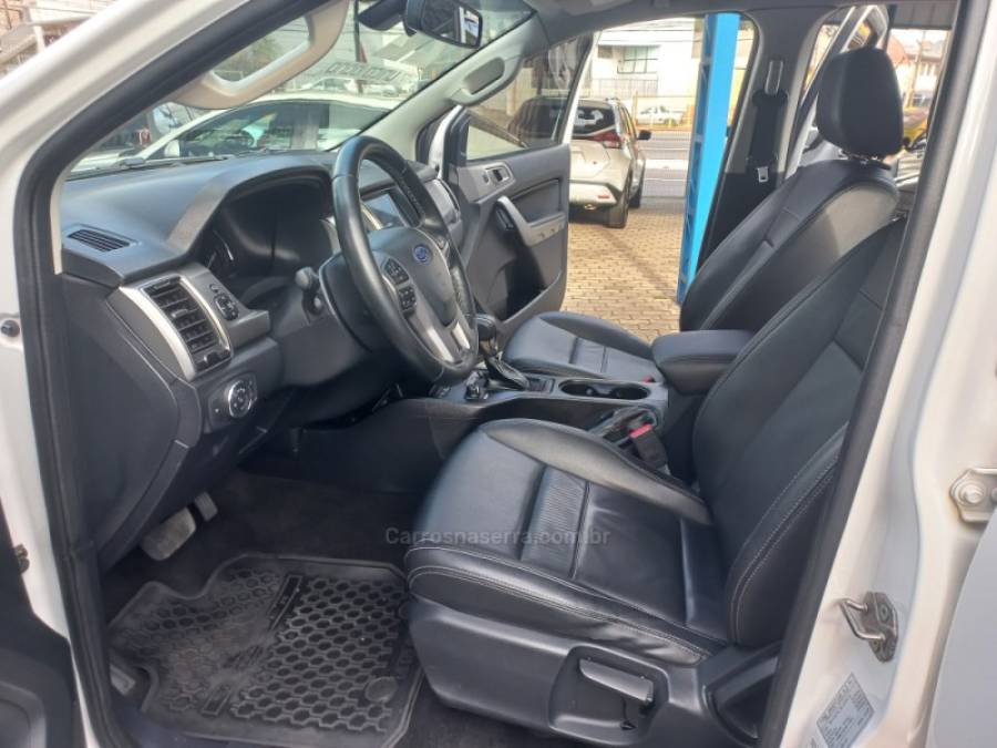 FORD - RANGER - 2022/2022 - Branca - R$ 176.990,00