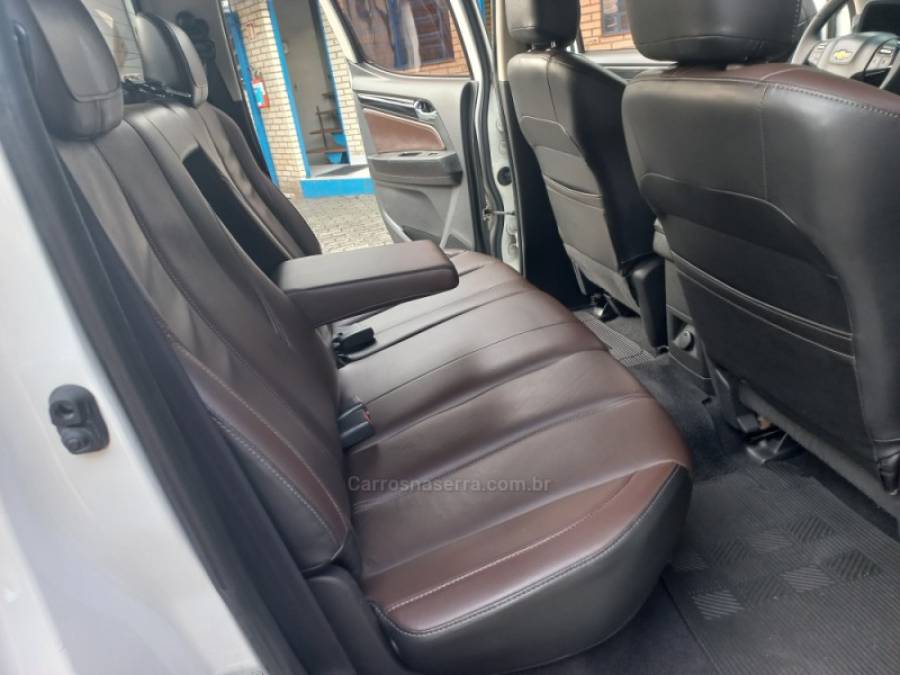CHEVROLET - S10 - 2016/2016 - Branca - R$ 139.990,00