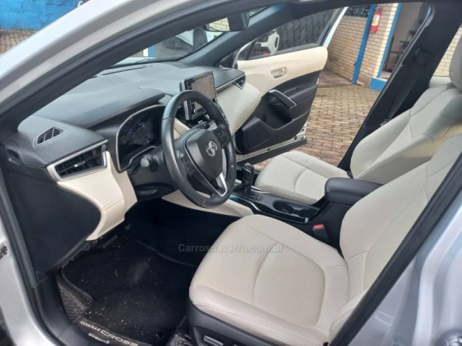 TOYOTA - COROLLA - 2022/2022 - Prata - R$ 150.990,00