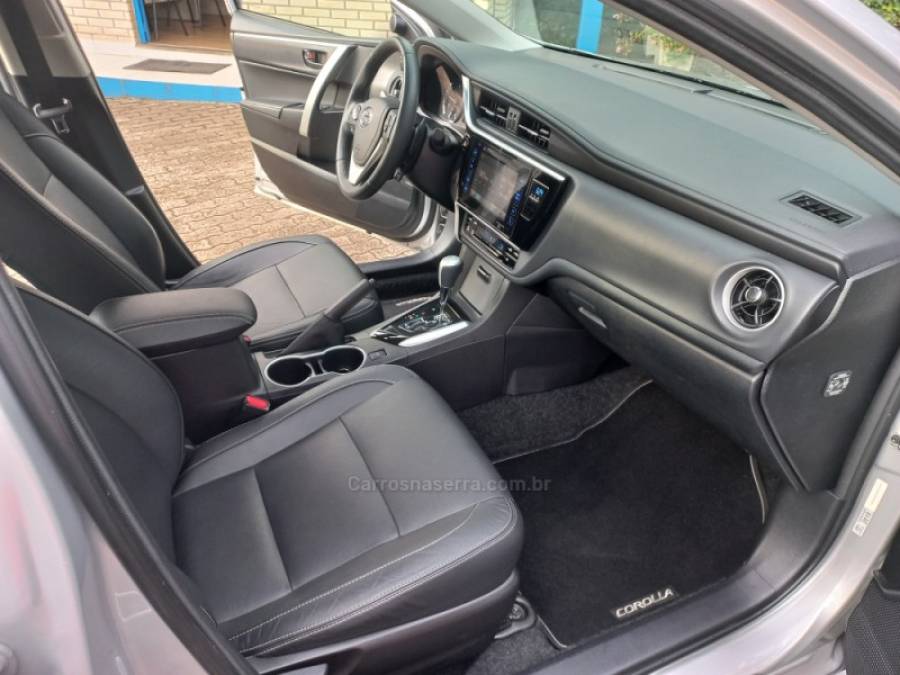 TOYOTA - COROLLA - 2019/2019 - Prata - R$ 107.990,00