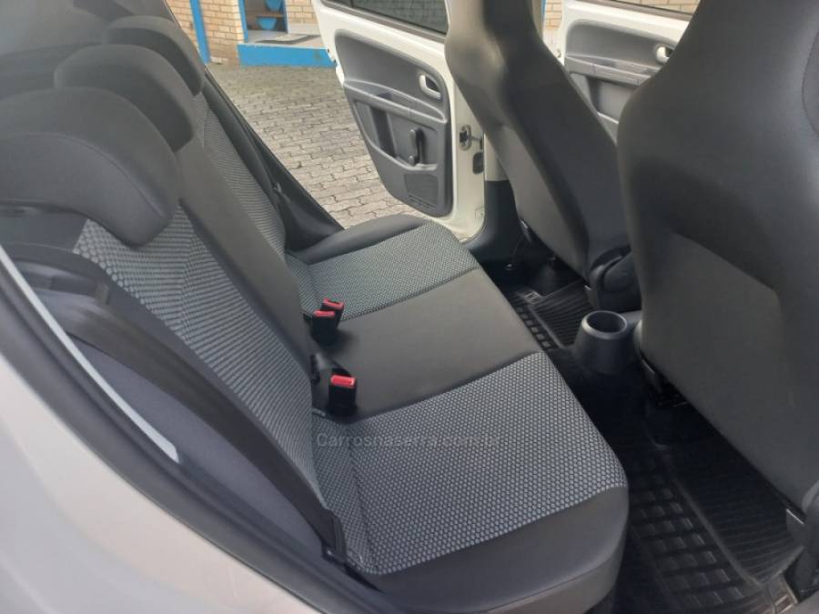 VOLKSWAGEN - UP - 2017/2017 - Branca - R$ 57.990,00