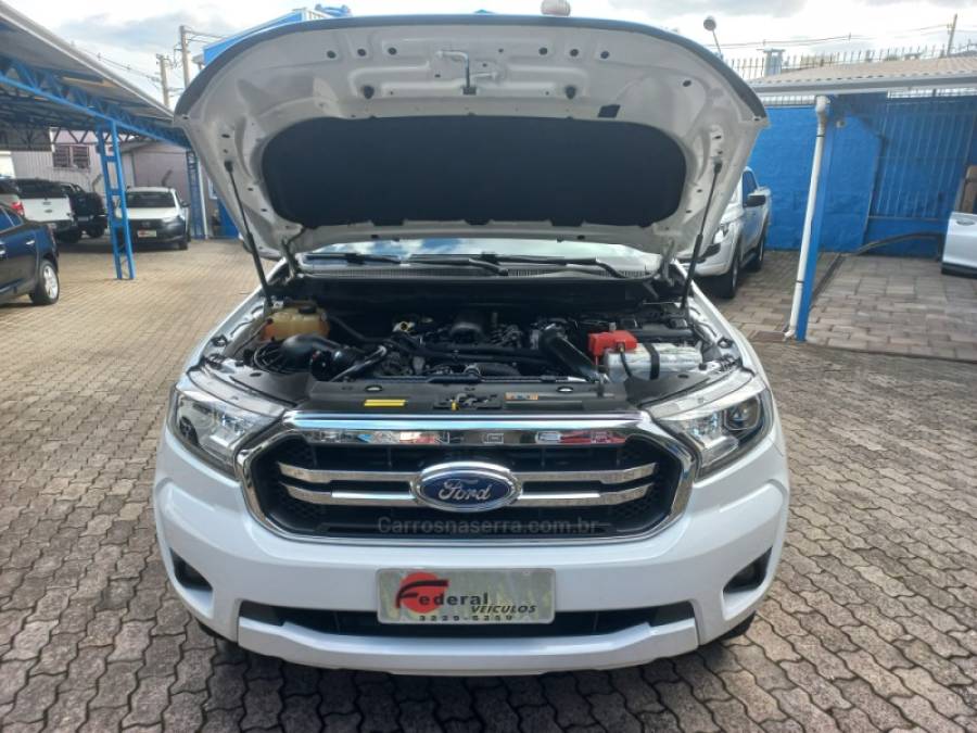 FORD - RANGER - 2022/2022 - Branca - R$ 176.990,00