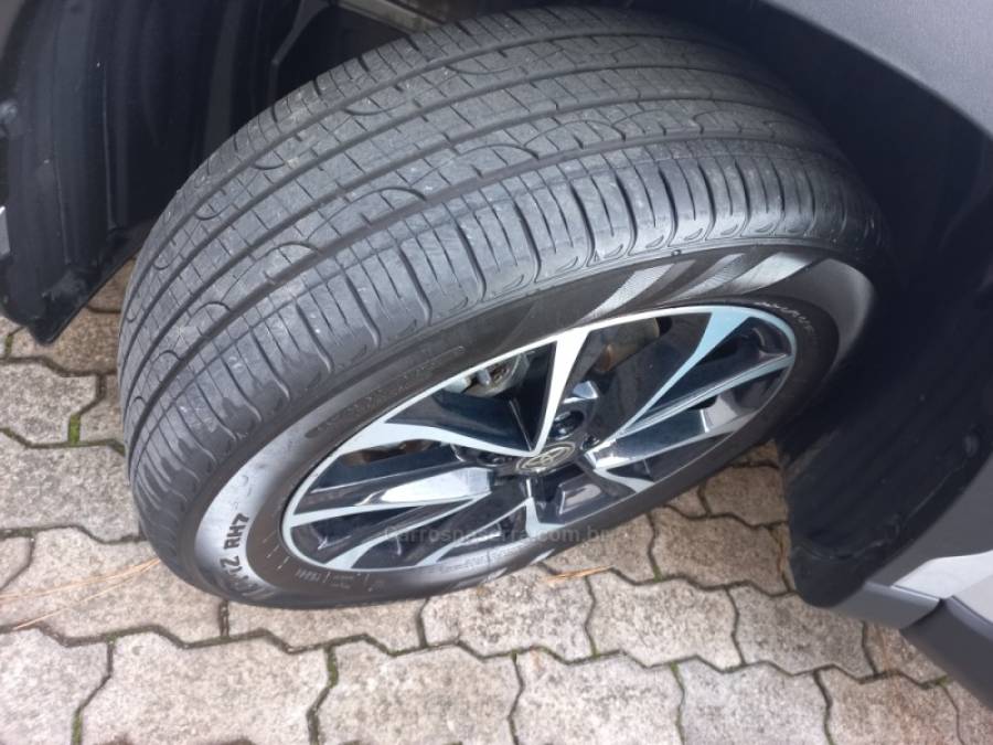 TOYOTA - COROLLA - 2022/2022 - Prata - R$ 149.990,00