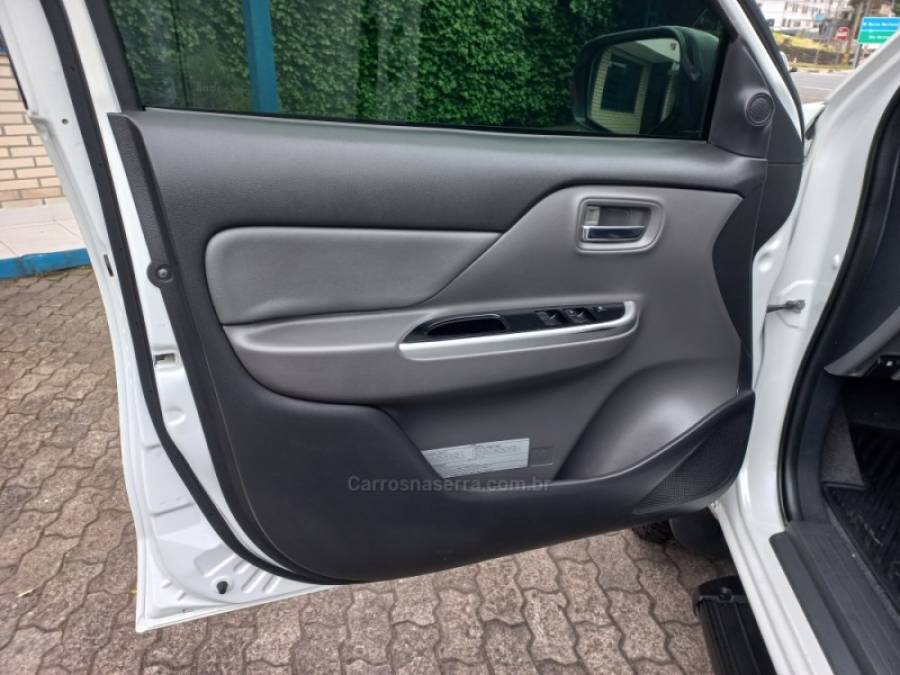 MITSUBISHI - L200 TRITON - 2018/2018 - Branca - R$ 145.000,00