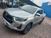 TOYOTA - HILUX - 2021/2021 - Prata - R$ 235.000,00