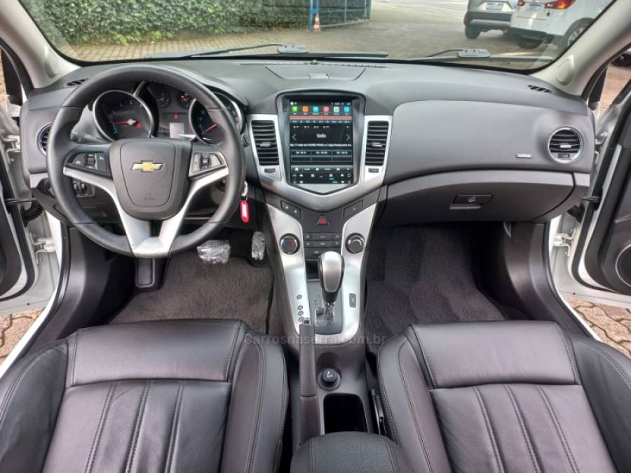 CHEVROLET - CRUZE - 2012/2013 - Branca - R$ 64.000,00