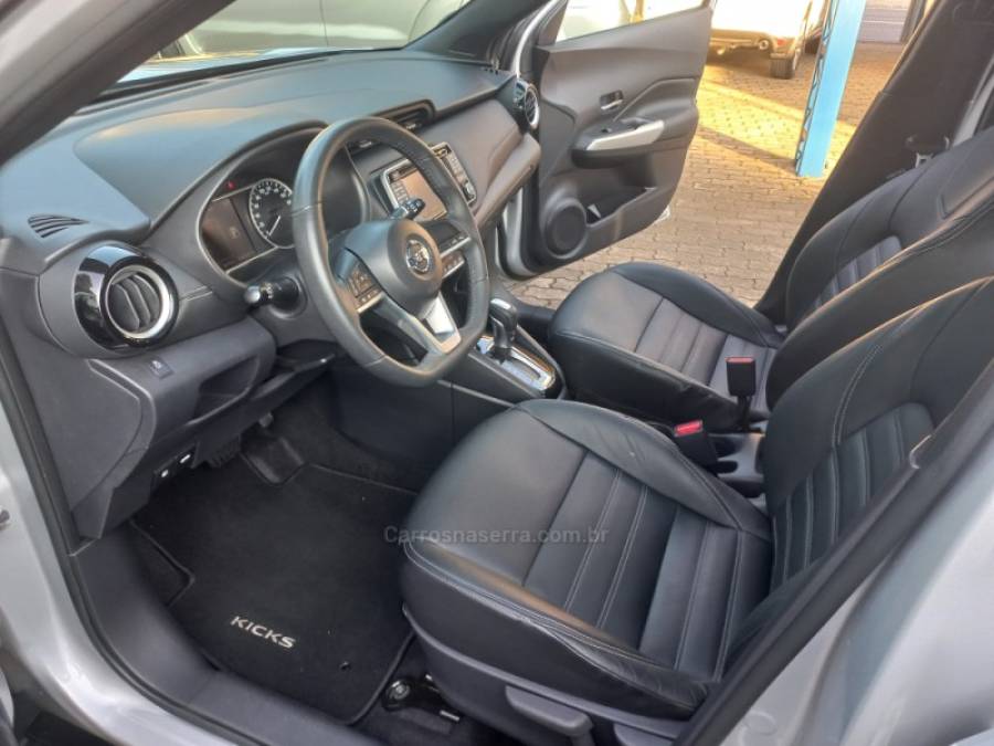 NISSAN - KICKS - 2017/2017 - Prata - R$ 79.990,00