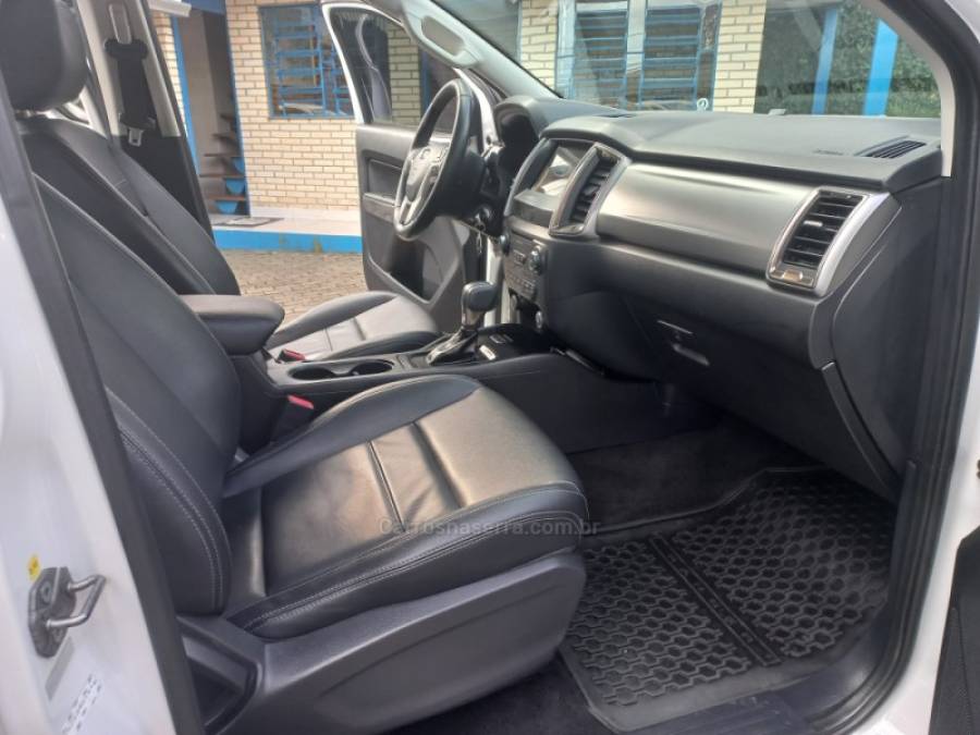 FORD - RANGER - 2022/2022 - Branca - R$ 176.990,00