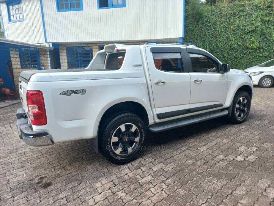 CHEVROLET - S10 - 2016/2016 - Branca - R$ 139.990,00