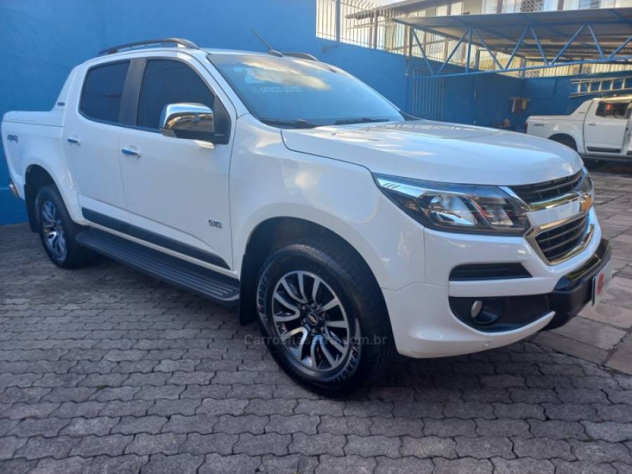 CHEVROLET - S10 - 2020/2020 - Branca - R$ 175.000,00