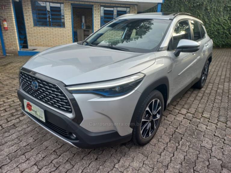 TOYOTA - COROLLA - 2022/2022 - Prata - R$ 150.990,00