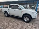 MITSUBISHI - L200 TRITON - 2013/2013 - Branca - R$ 120.000,00