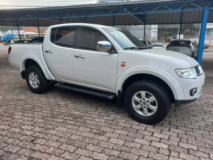 MITSUBISHI - L200 TRITON - 2013/2013 - Branca - R$ 120.000,00