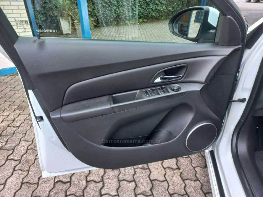 CHEVROLET - CRUZE - 2012/2013 - Branca - R$ 64.000,00