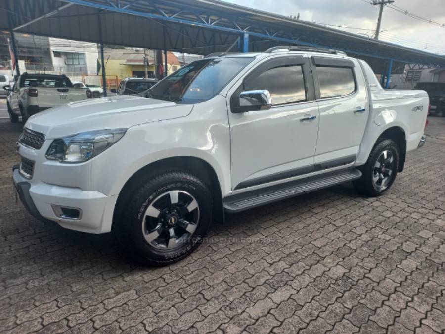 CHEVROLET - S10 - 2016/2016 - Branca - R$ 139.990,00