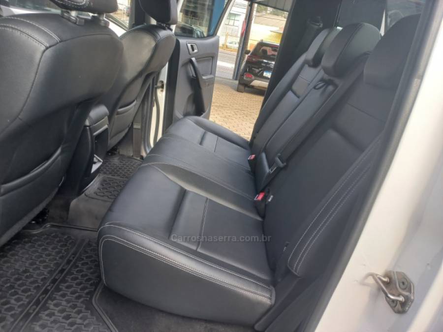 FORD - RANGER - 2022/2022 - Branca - R$ 176.990,00