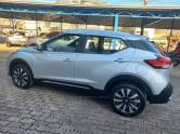 NISSAN - KICKS - 2017/2017 - Prata - R$ 79.990,00