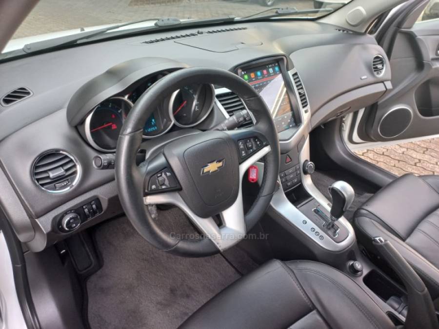 CHEVROLET - CRUZE - 2012/2013 - Branca - R$ 64.000,00