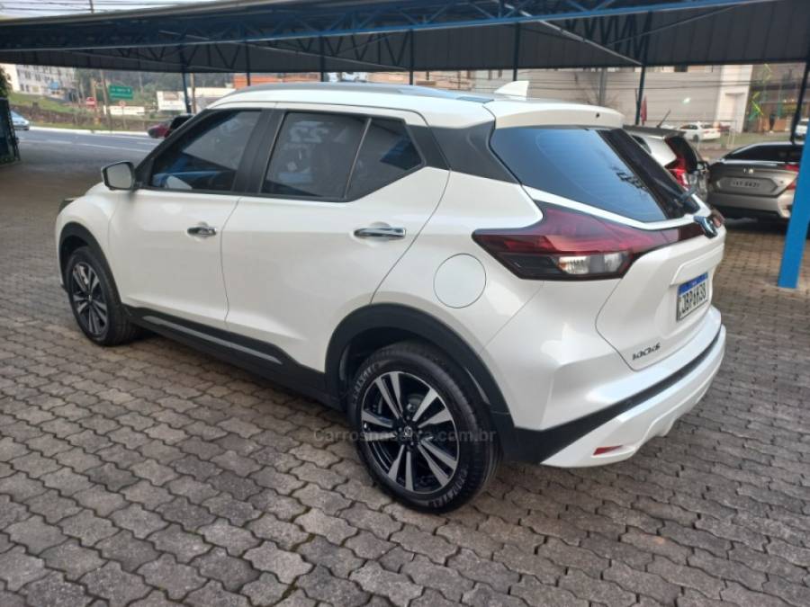 NISSAN - KICKS - 2022/2022 - Branca - R$ 104.990,00