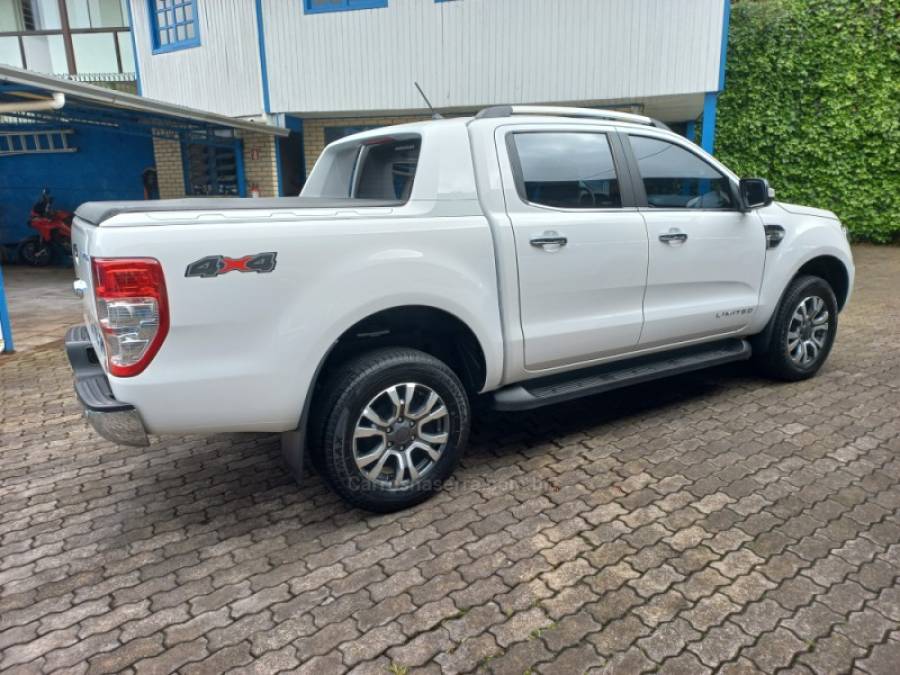 FORD - RANGER - 2021/2021 - Branca - R$ 175.990,00