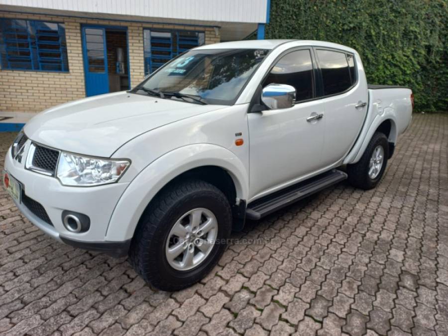 MITSUBISHI - L200 TRITON - 2013/2013 - Branca - R$ 120.000,00