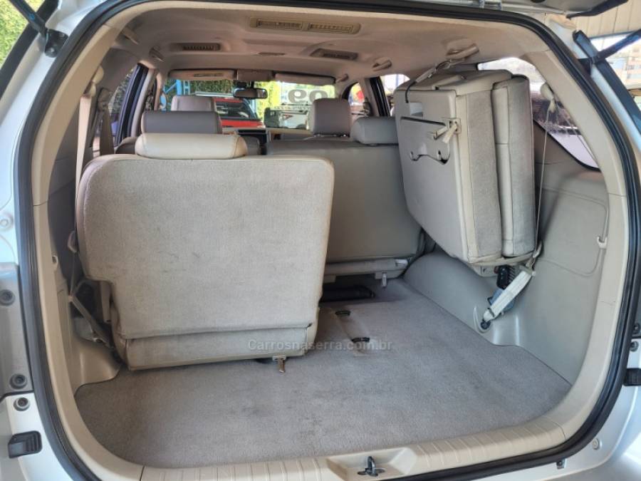 TOYOTA - HILUX SW4 - 2009/2009 - Prata - R$ 109.900,00