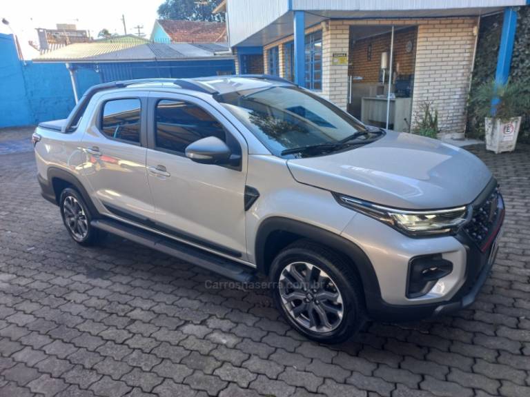 FIAT - STRADA - 2025/2025 - Prata - R$ 129.900,00